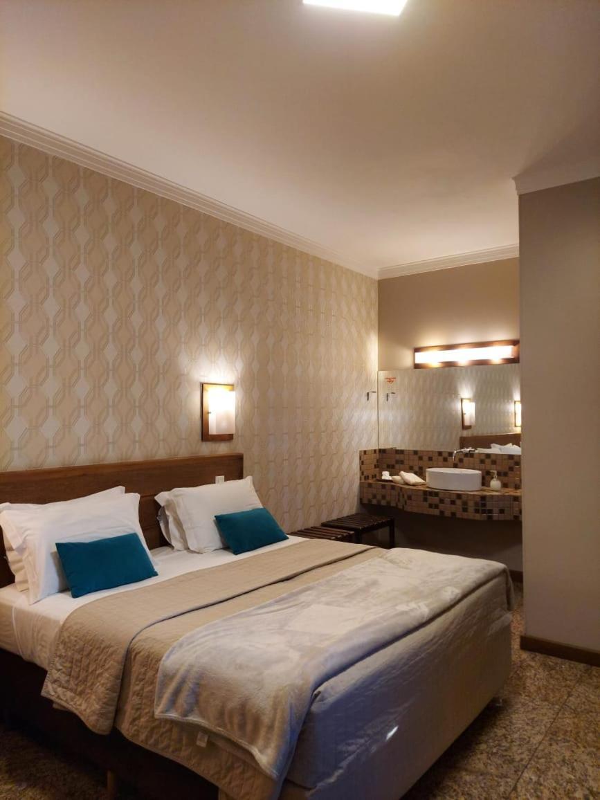 Hotel Pousada Santa Rita ريبيراو بريتو المظهر الخارجي الصورة